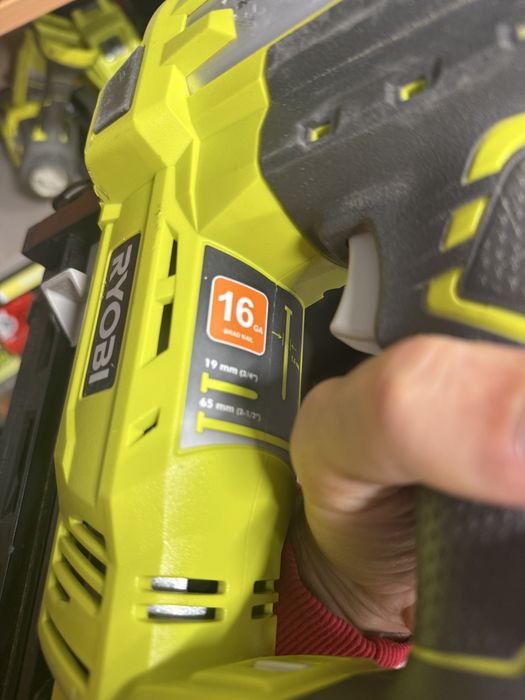 Ryobi Pistol cuie  18V ONE