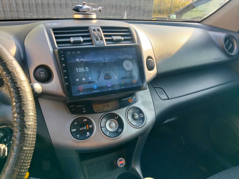 Auto toiota rav 4