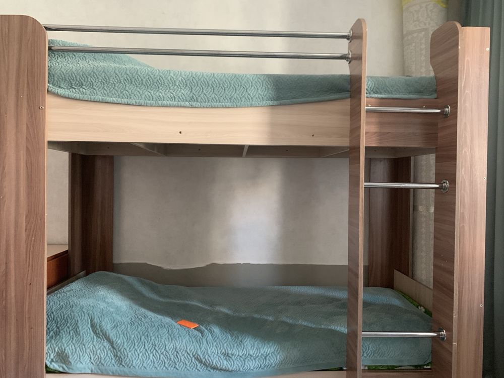 двухъярусная кровать