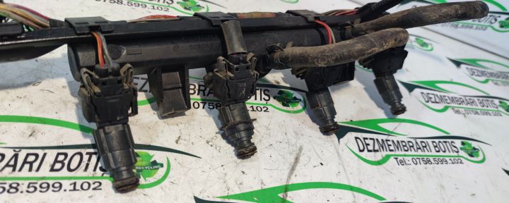 Rampa injectoare /519 Volkswagen VW Polo a 3-a generatie 6N (facelift