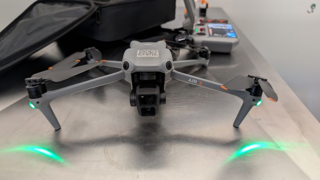 DJI Air 3 Fly More Combo - Като НОВ, с 2 контролера и аксесоари