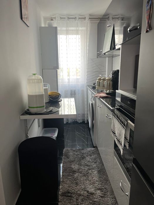 Vând apartament modern