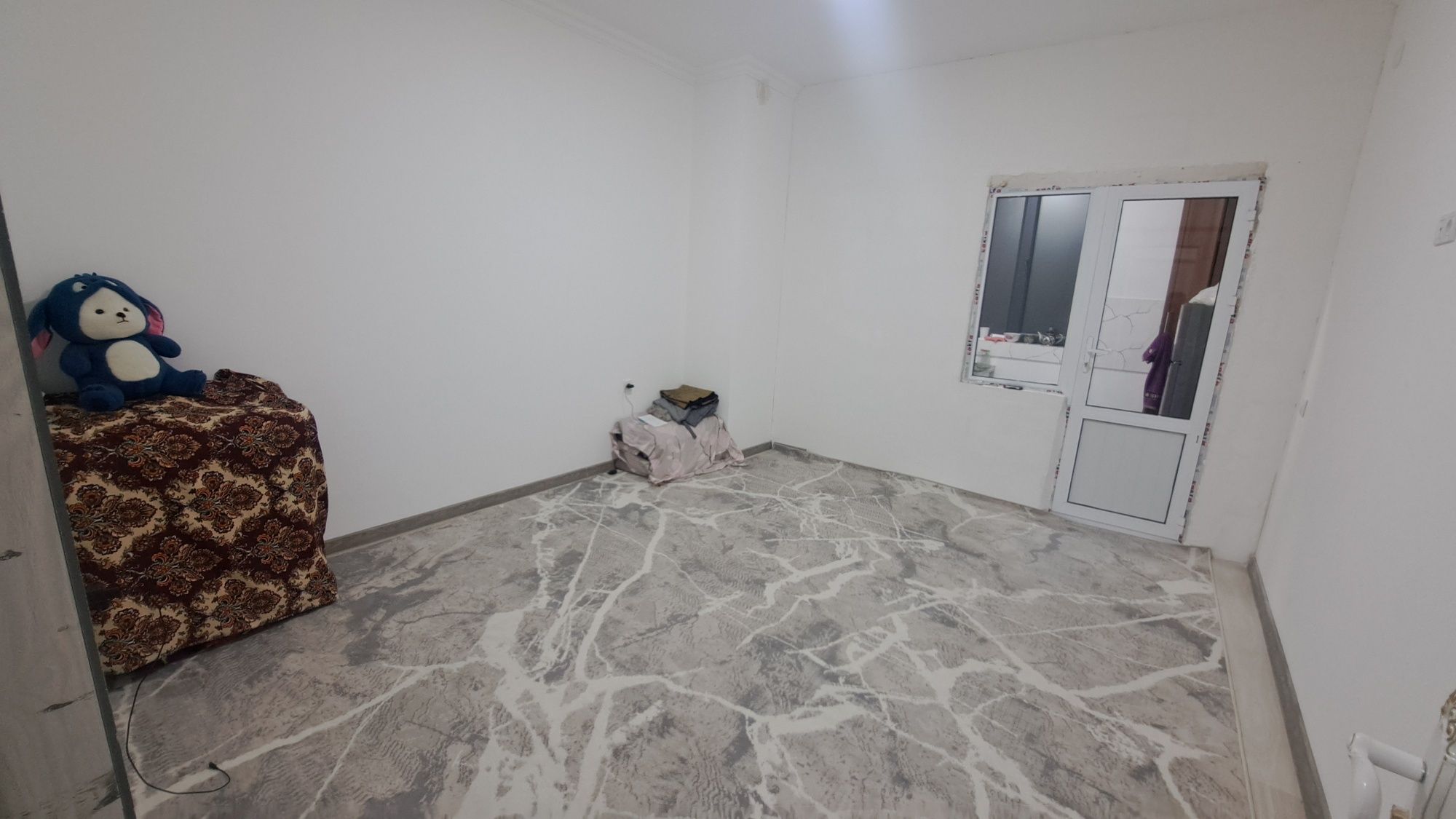 Metro yonidan ijaraga kvartira 1 xonada 2 dona aqlli qiz turadi