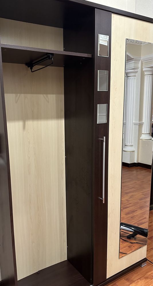 Шкаф купе в прихожую и тумбочка