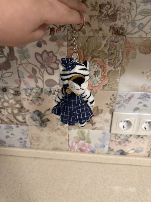 Брелок мягкий тигренок