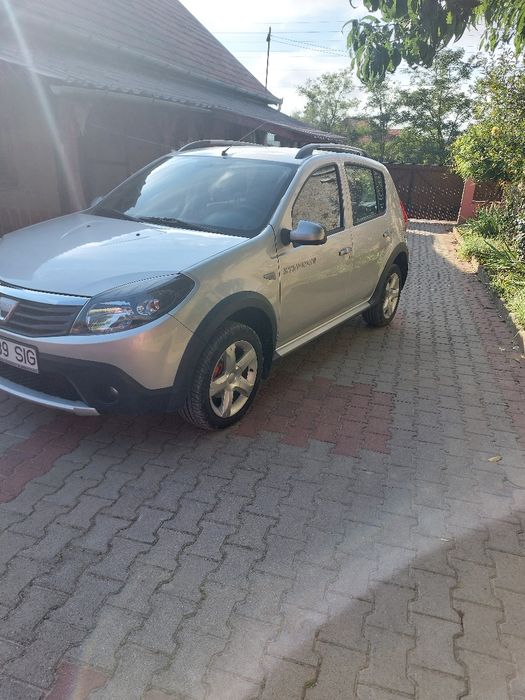 Vând Dacia Sandero Stepway 1.6 MPI