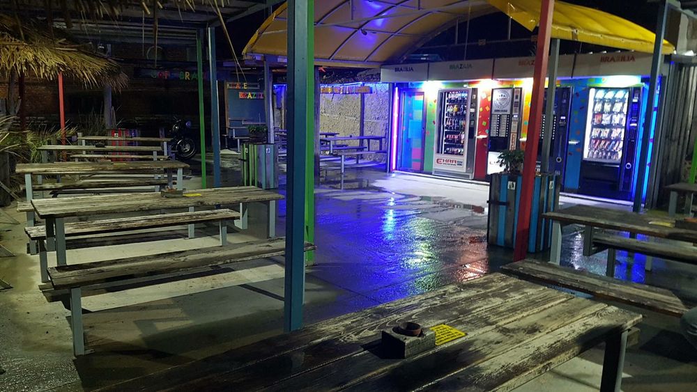 Продавам работещ бизнес 130кв.м с право на строеж 100процента 11.5м h