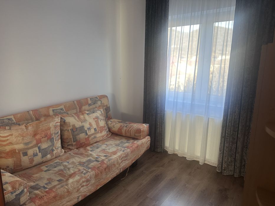 Inchiriez apartament 3 camere central