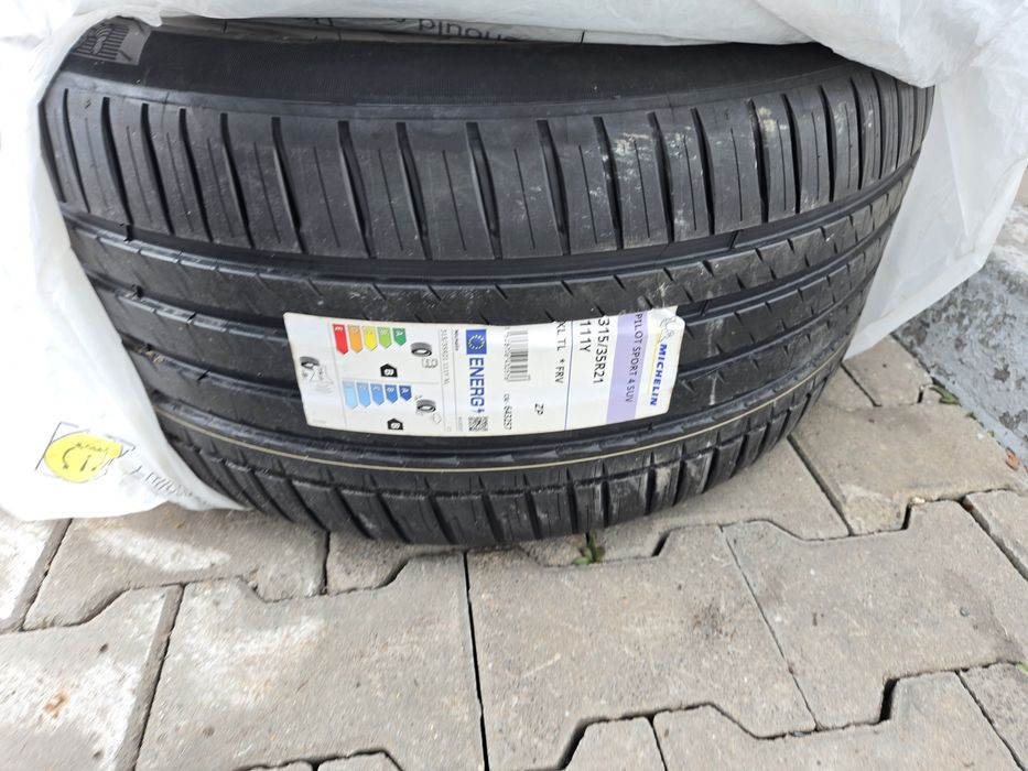 Продам резину новую практический не ездили неделя езды