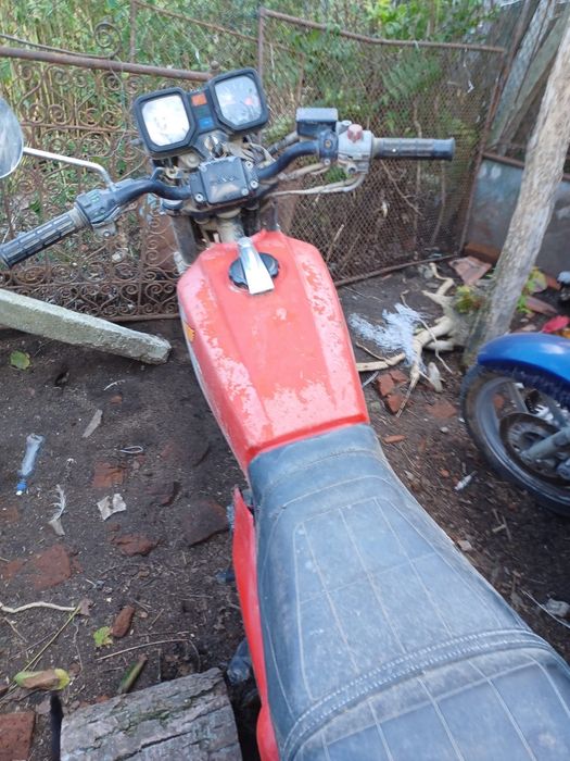 Motocicletă Honda FT500 (roșie)