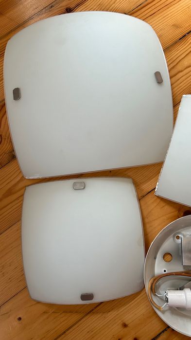 Стъклени плафони за лампа за таван