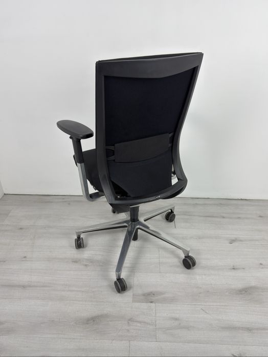 Ергономичен въртящ се стол Klöber Duera - различни дизайни