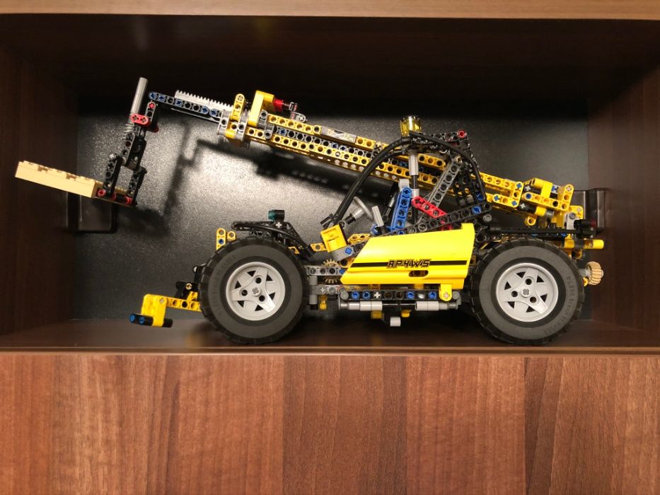 Lego Technic Telescopic Handler 8295