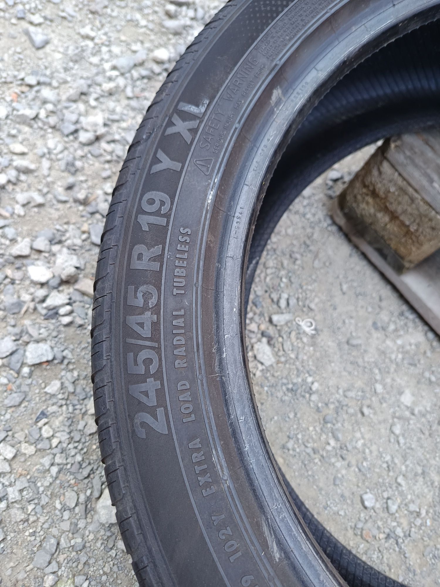 245 45 R 19 SEMPERIT Дот1323