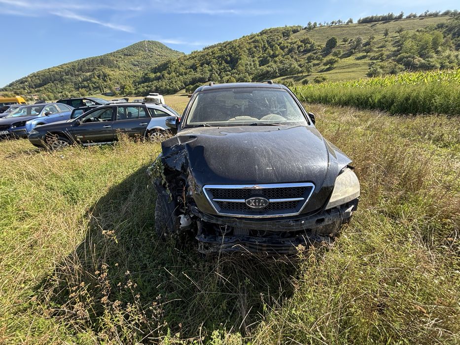 Dezmembrez Renault Megane Scenic 1.5 dCI Kia Sorento 2.5 diesel