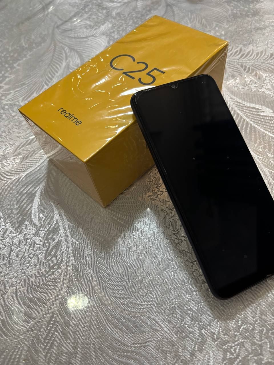 realme C25 работает торг есть