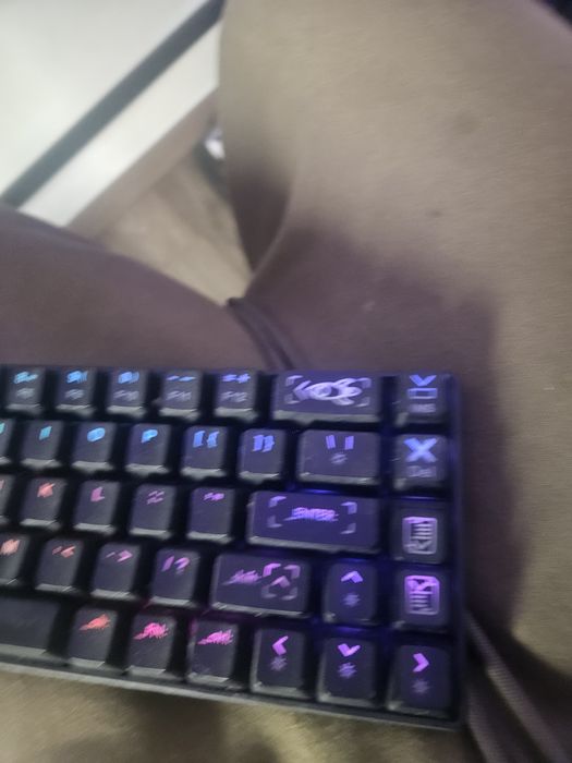 Tastatura aqirys mira