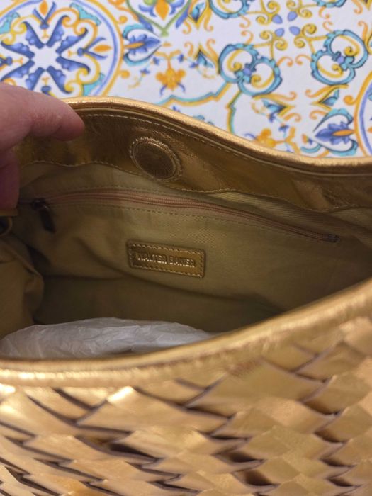 Geanta piele aurie designer american Walter Baker