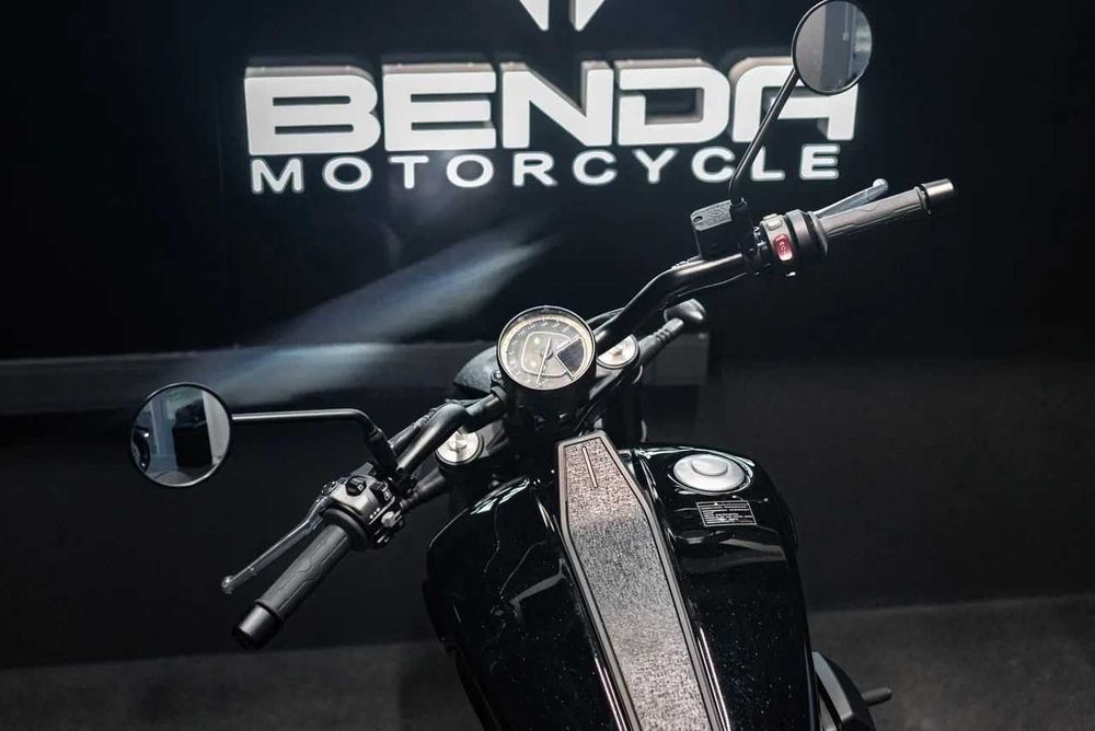 BENDA DARKFLAG 500 V4 Новый мотоцикл