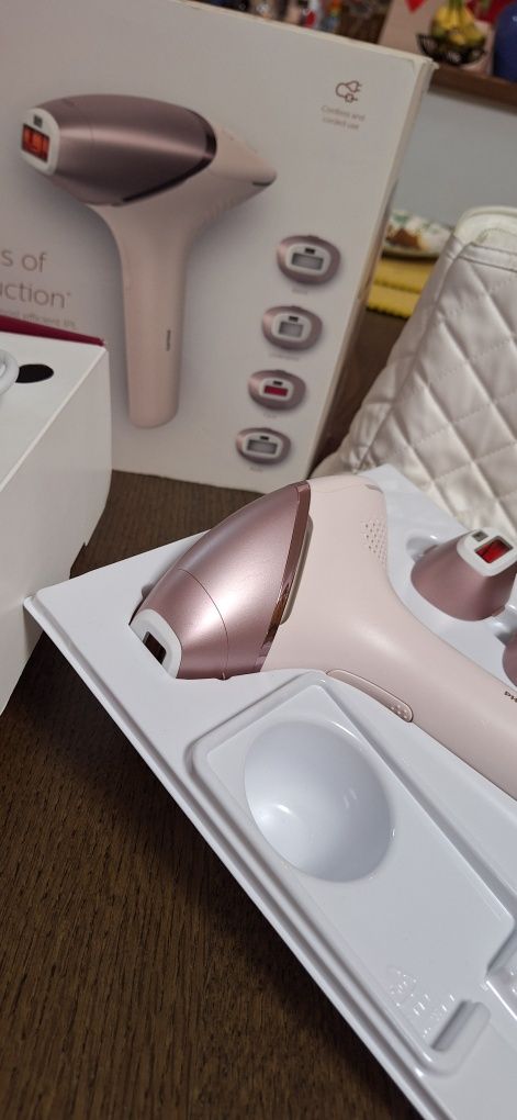 Epilator IPL Philips Lumea Seria 9000 BRI958/00