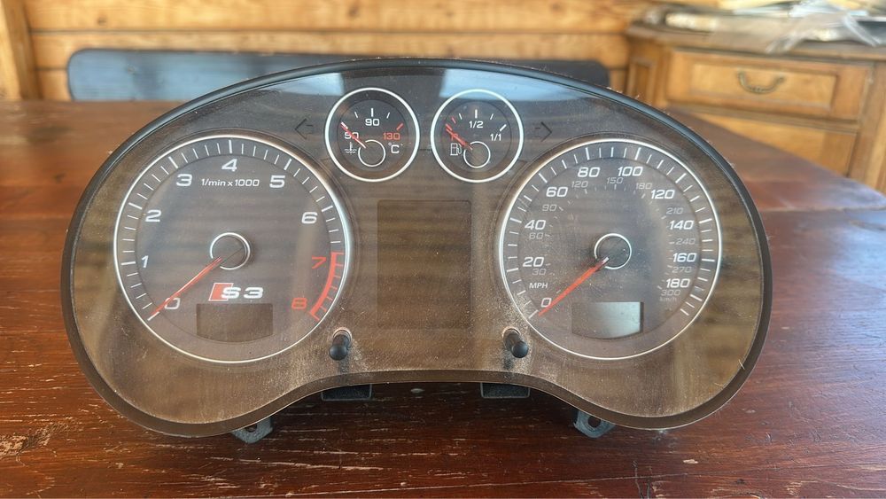 километраж/табло за audi a3 s3 8p