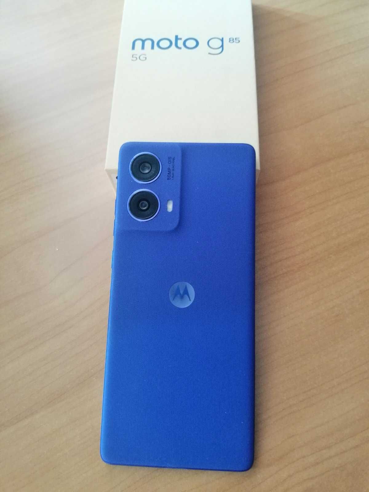 Телефон Моторола g 85