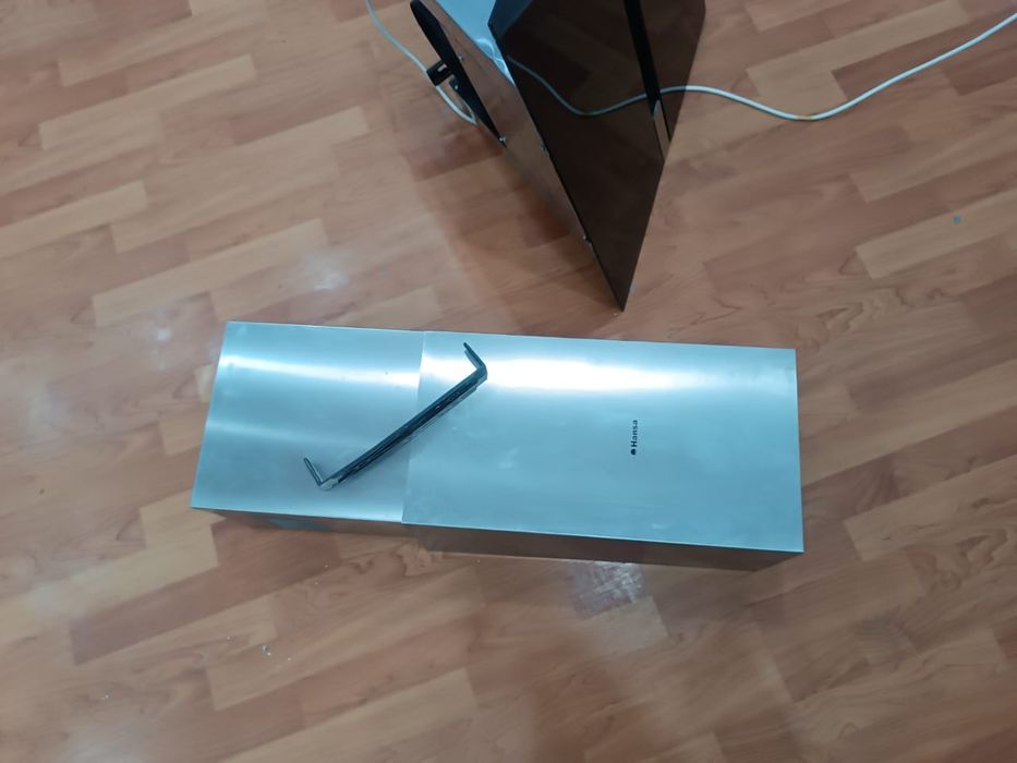 Продаю вытяжку Hansa