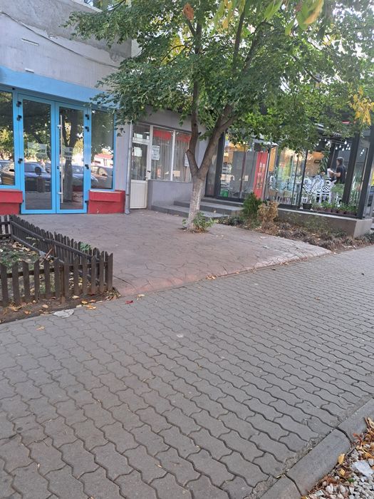 Închiriez spațiu comercial Hcc