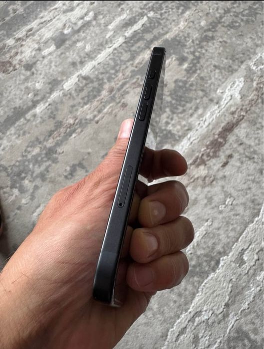 Vând iPhone 16 black
Achizitionat in febr 2025 de la Emag.
Garantie