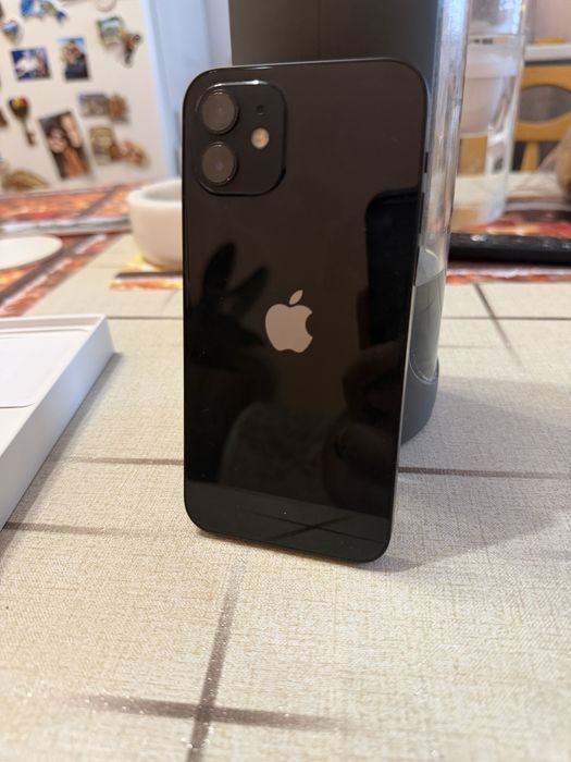 Iphone 12 Black 64GB с кейс с вгдрадена батерия