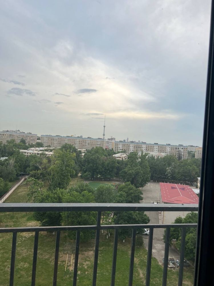 На Юнусабаде-13 продаётся квартира коробка в новостройке. Кадастр есть