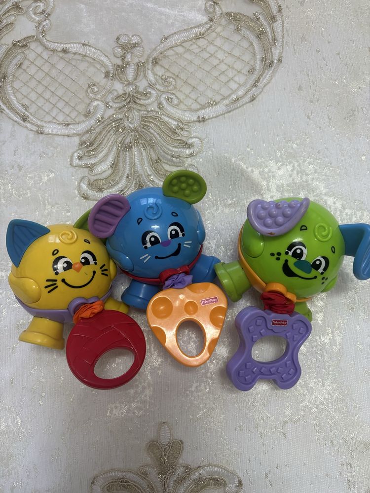 Бебешки играчки на Fisher-Price