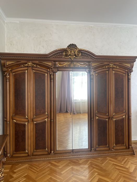 Продам спальный гарнитур