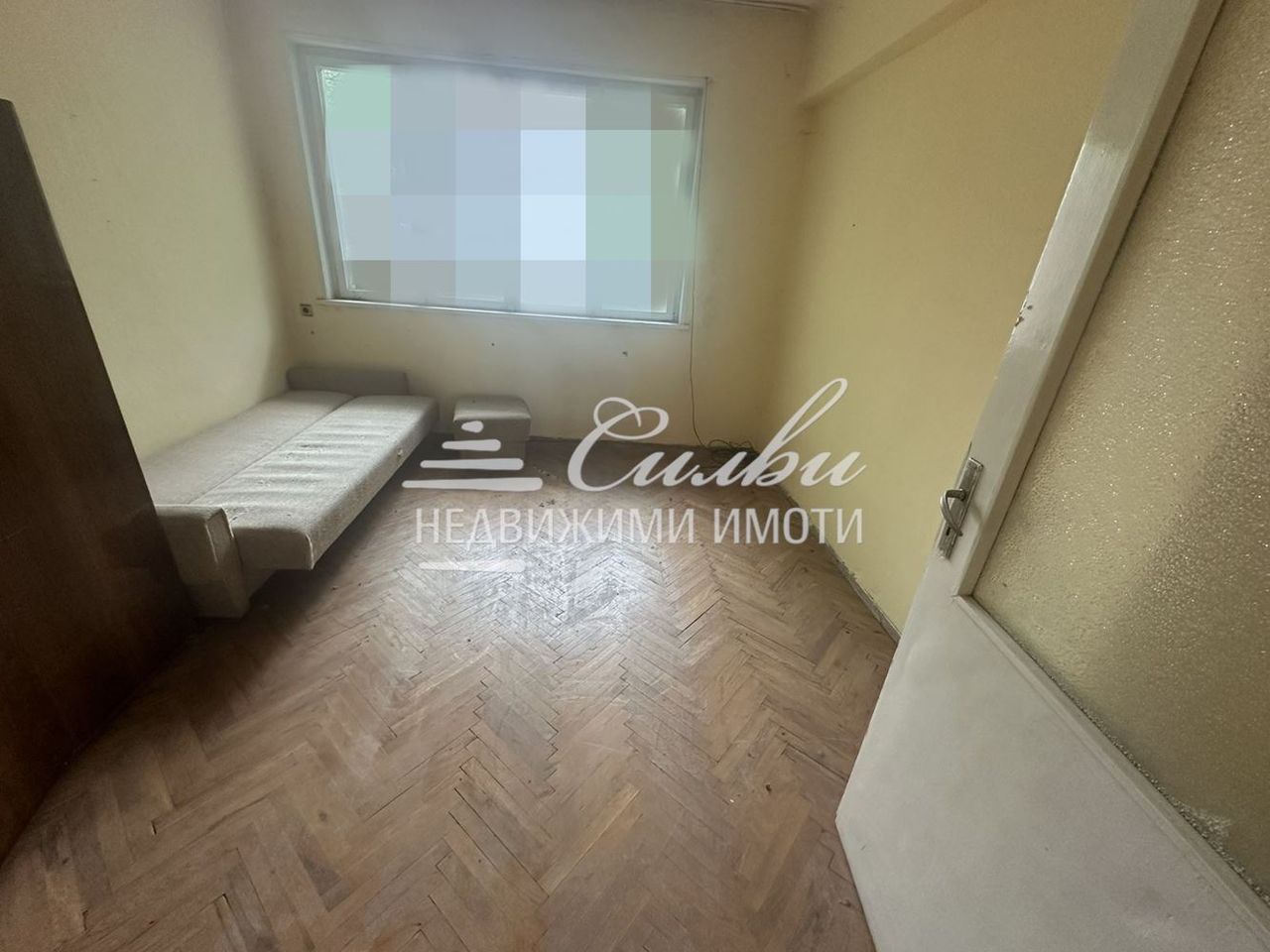 Продава се Тристаен апартамент в Шумен, Център - 75 кв.м за 1224 €/кв.м - Снимка #2