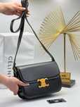 Geanta Celine Noua !!! Dimensiuni 23/17 !!!
