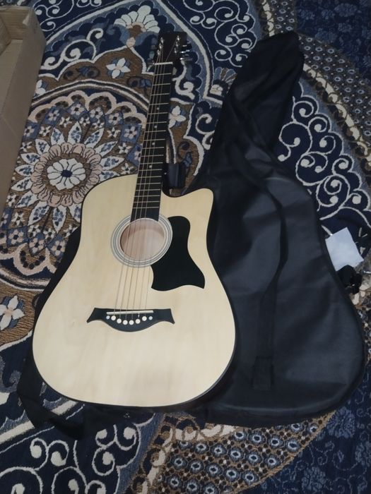 Гитара сотилади  янги