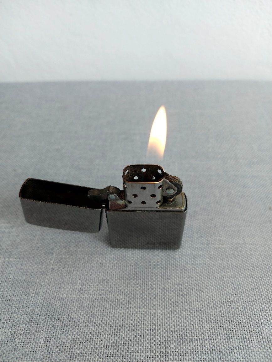 Zippo black ice logo