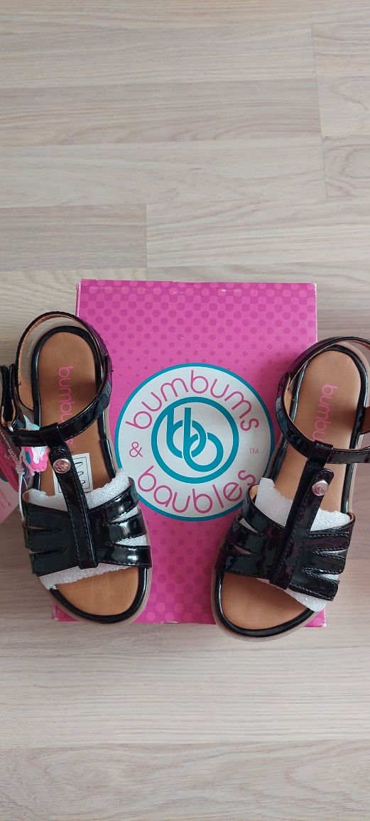 Sam Edelman, Bumbums, LCW Waikiki, HM, Disney Reserved