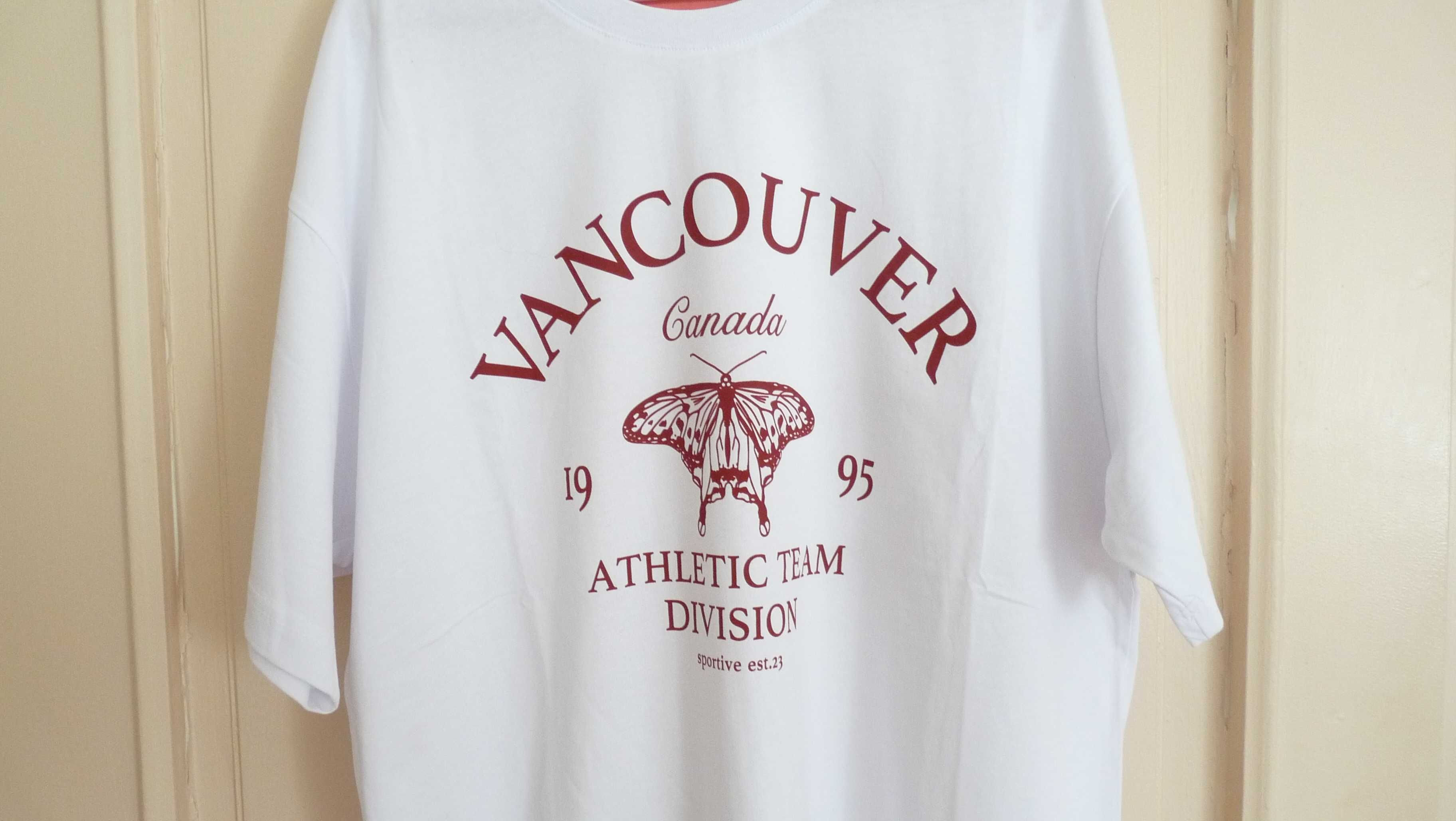 Тениски с щампа VANCOUVER - р-р L/G и M/L