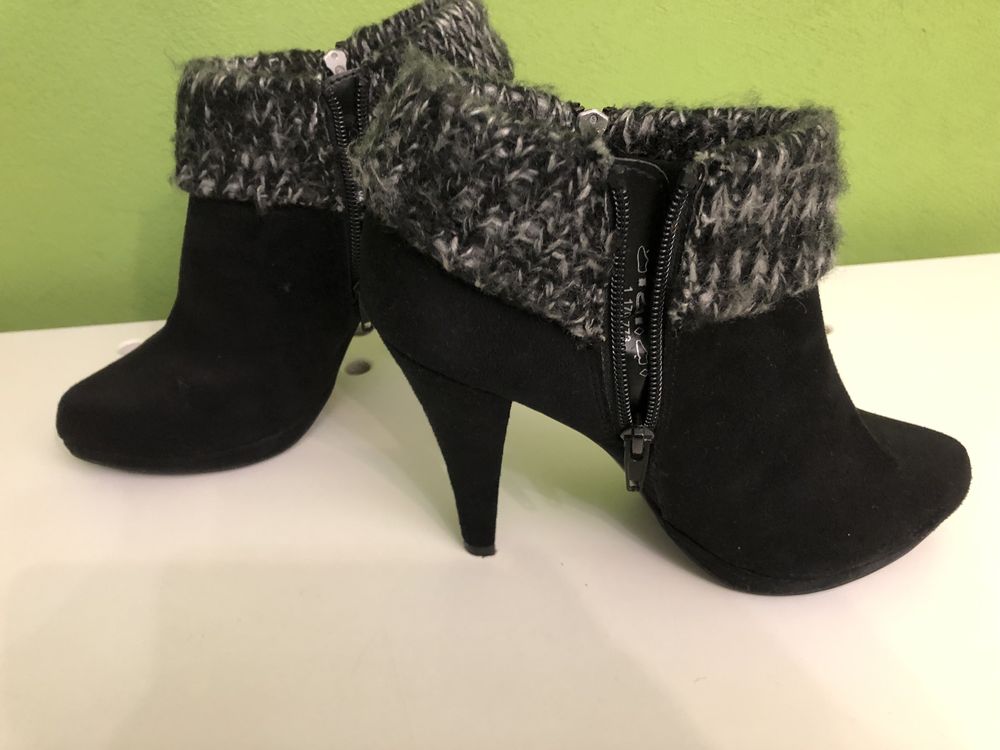 Botine negre piele intoarsa marimea 38