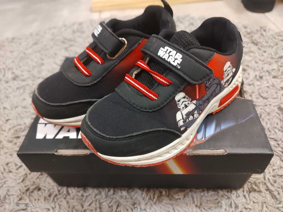 Маратонки за момче 26