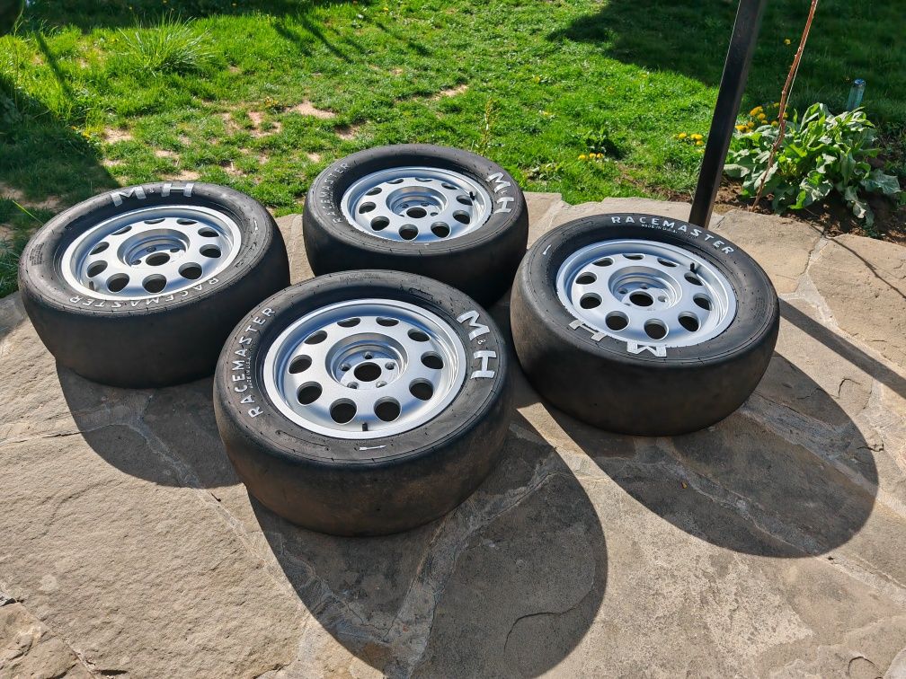 Продавам 4бр гуми M/H RACEMASTER 8.5/24.5x15  с чисто нови джанти 5х10