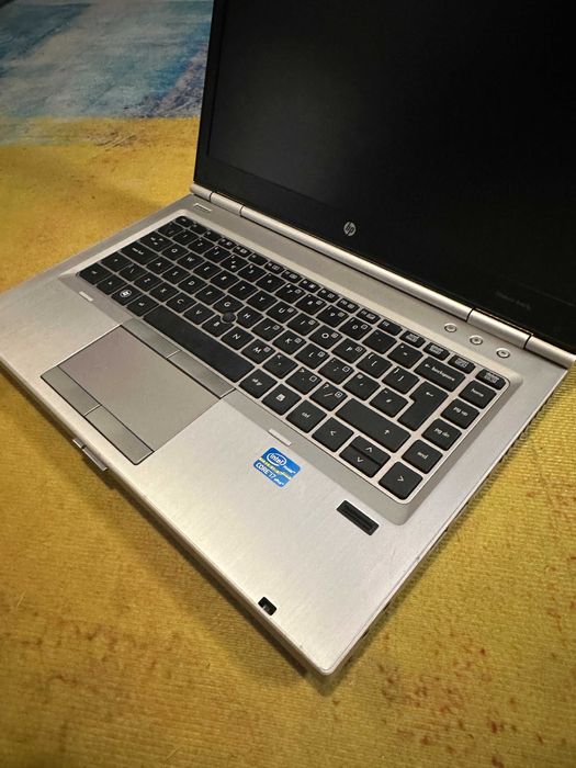 laptop Hp elitebook 8460p, metalic, octacore i7, ram 12 gb , video 1gb
