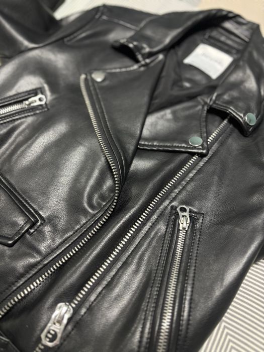 Кожено яке Bershka