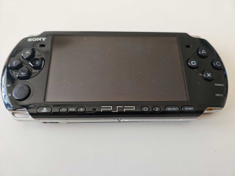 Sony PSP 3000 Playstation Portable - качени много игри