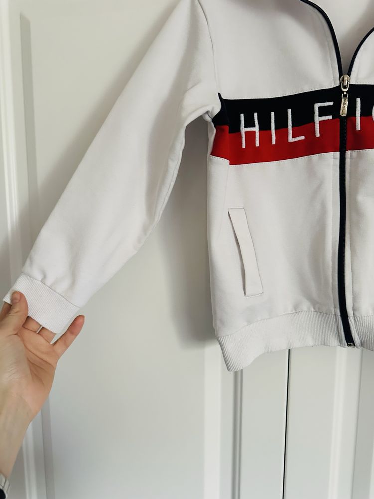 Trening de copii potrivit pentru 5/6 ani firma Tommy Hilfiger