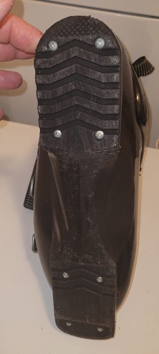 Vand clapari Dalbello 42-43, folositi de 2ori la schi, pret 400 lei