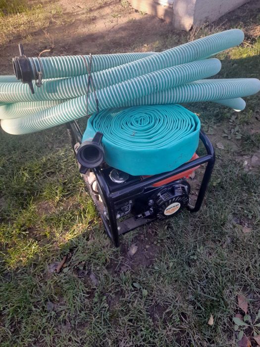 Vând  motopompa ruris plus doua  furtune de 10 metri