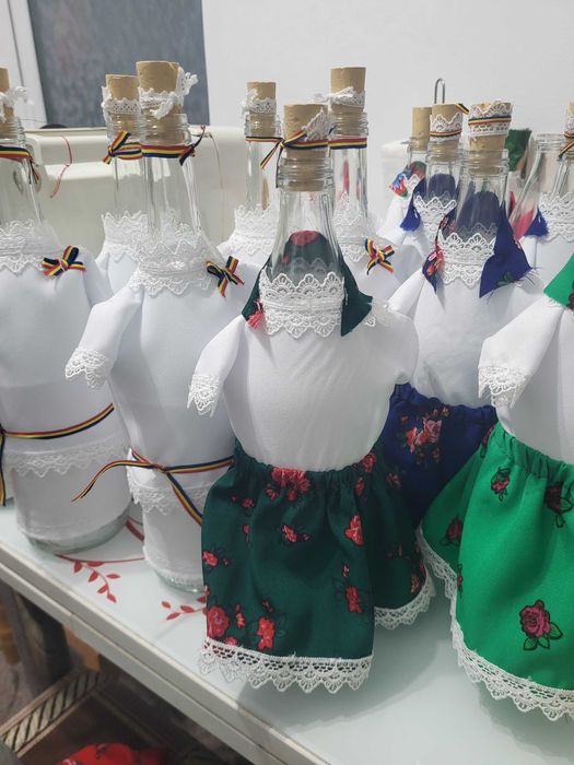 Vand sticle traditionale 25lei buc.