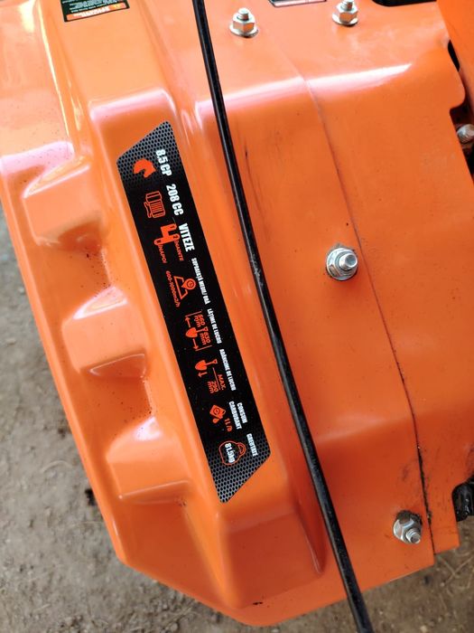 Vând motocultor nou